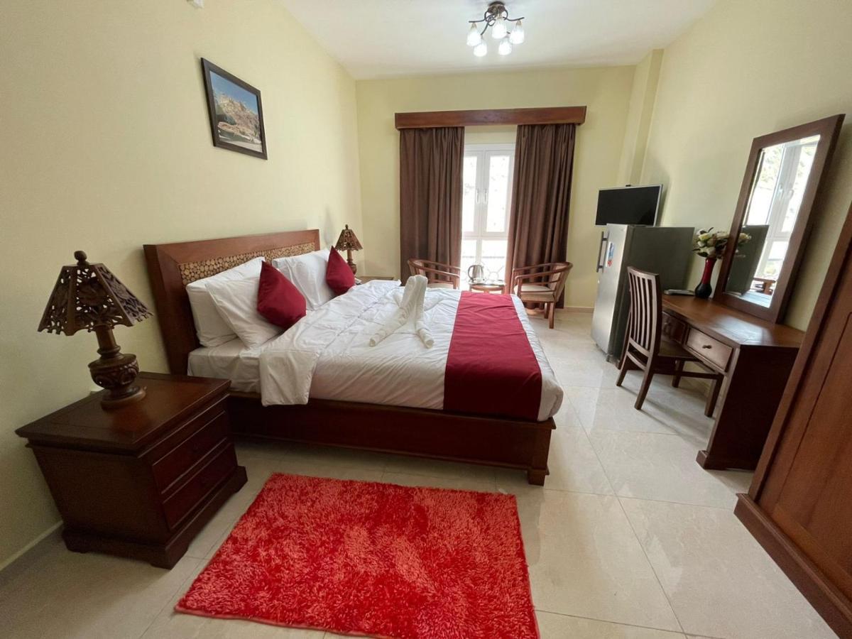 Royal Hotel Muskat Bagian luar foto